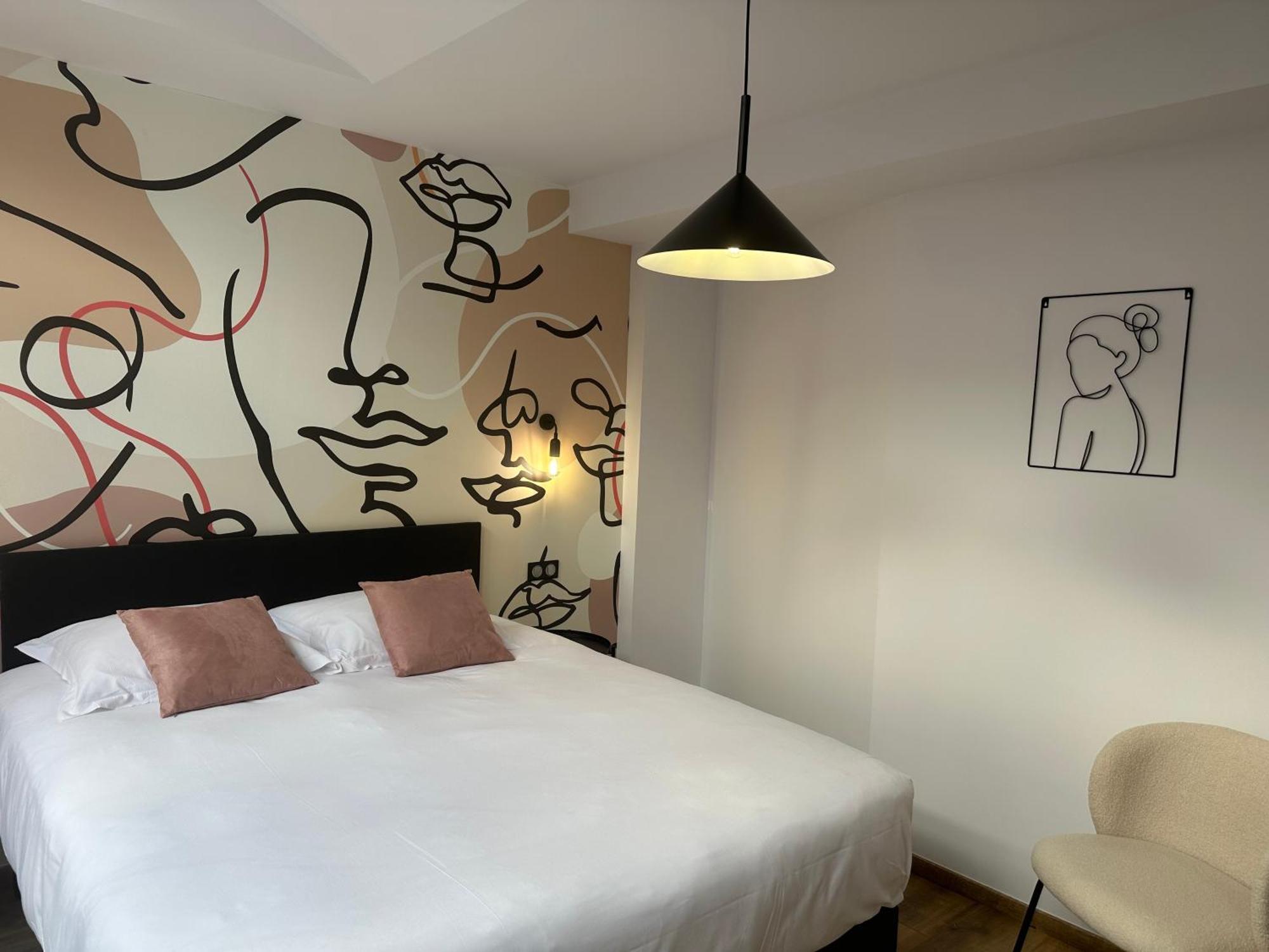Hotel Le Dormeur Du Val Charleville-Mézières Dış mekan fotoğraf