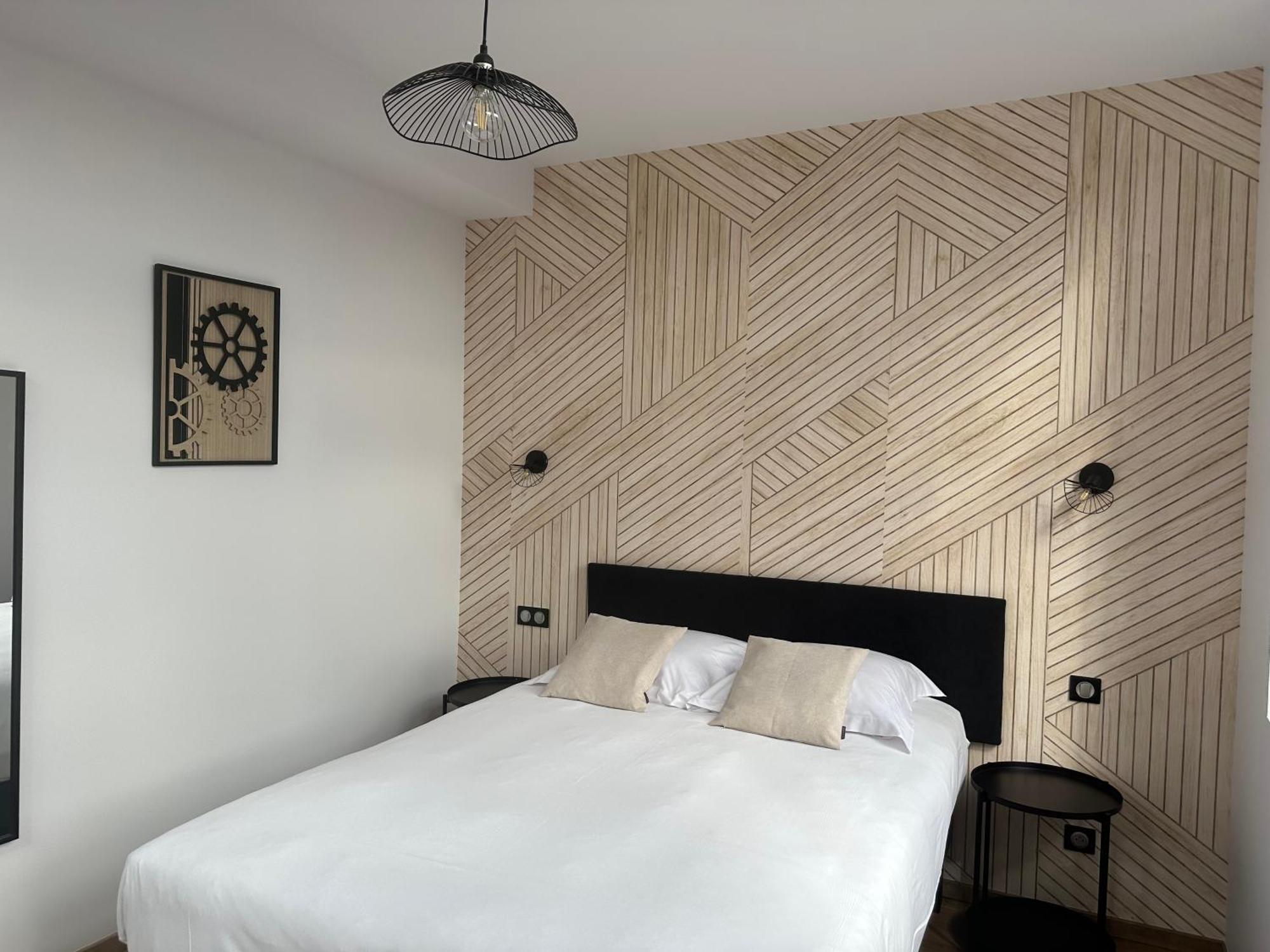 Hotel Le Dormeur Du Val Charleville-Mézières Dış mekan fotoğraf